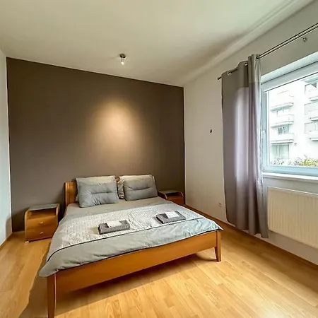 Suro I Garage Parking 24/7 Self Check-in Apartmán *