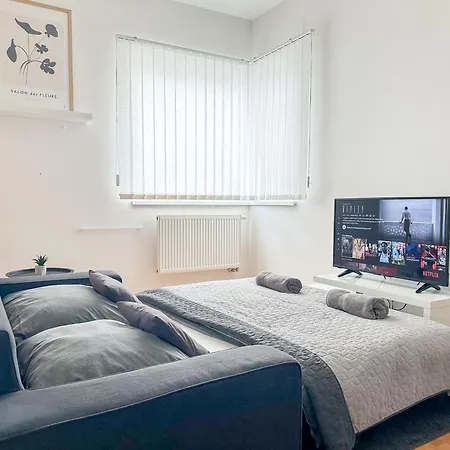 Suro I Garage Parking 24/7 Self Check-in