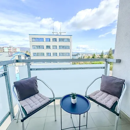 Suro I Garage Parking 24/7 Self Check-in * Banská Bystrica